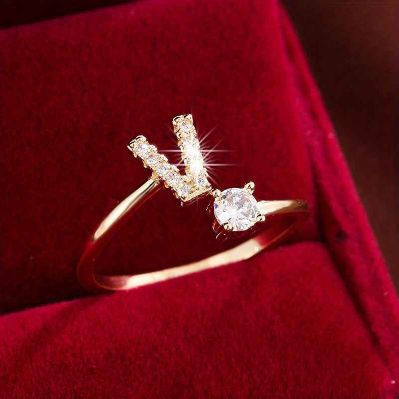 Fashionable 26 English Letters Four-Prong Synthetic Synthetic Zirconia Open Adjustment Ring Ｖ Golden