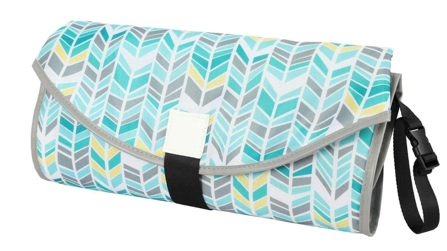 Portable Diaper Changing Pad Clutch for Newborns - On-the-Go Convenience for Busy Parents Geometric blue