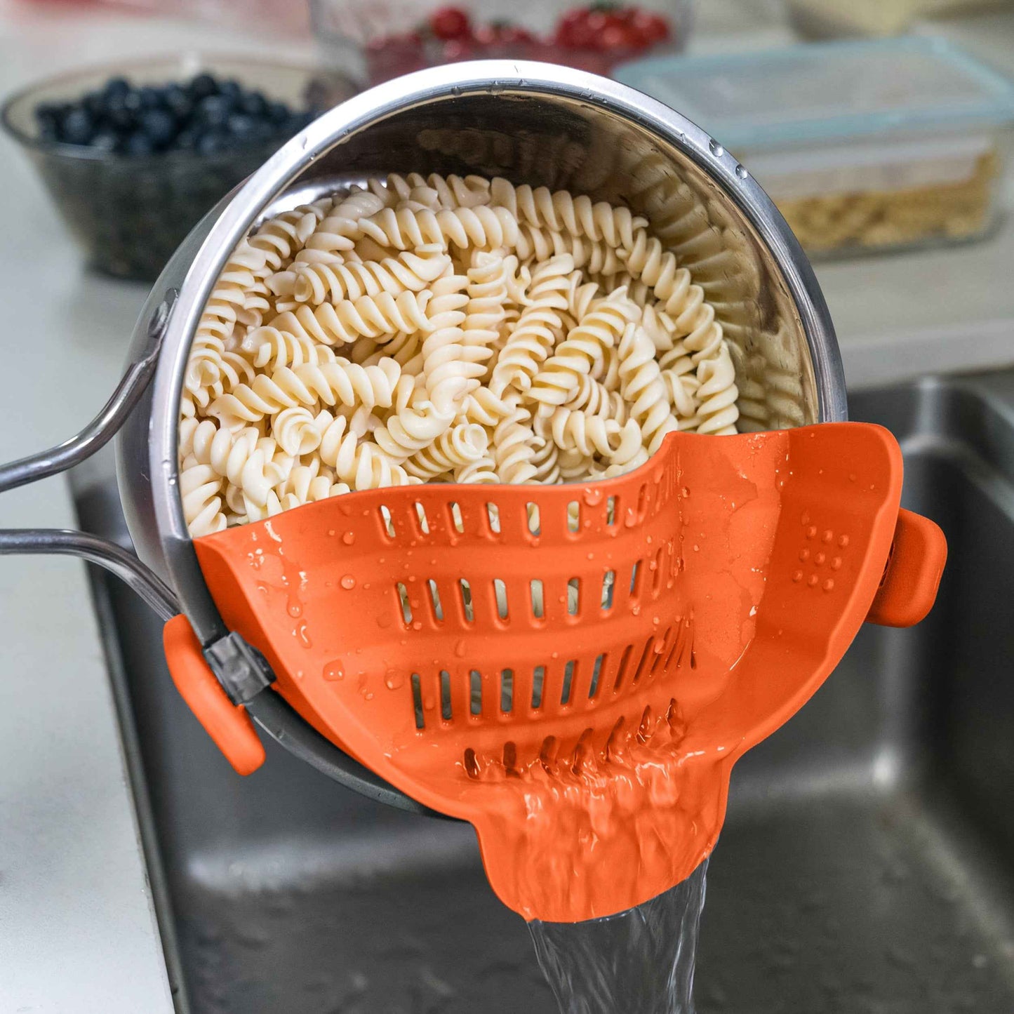 ABERZEY Clip-On Strainer for Pots and Pans - Durable Plastic Colander for Effortless Drainage of Pasta, Meat, and Vegetables - Modern Compact Design Compatible with Stainless Steel Manicure Tool Set Orange