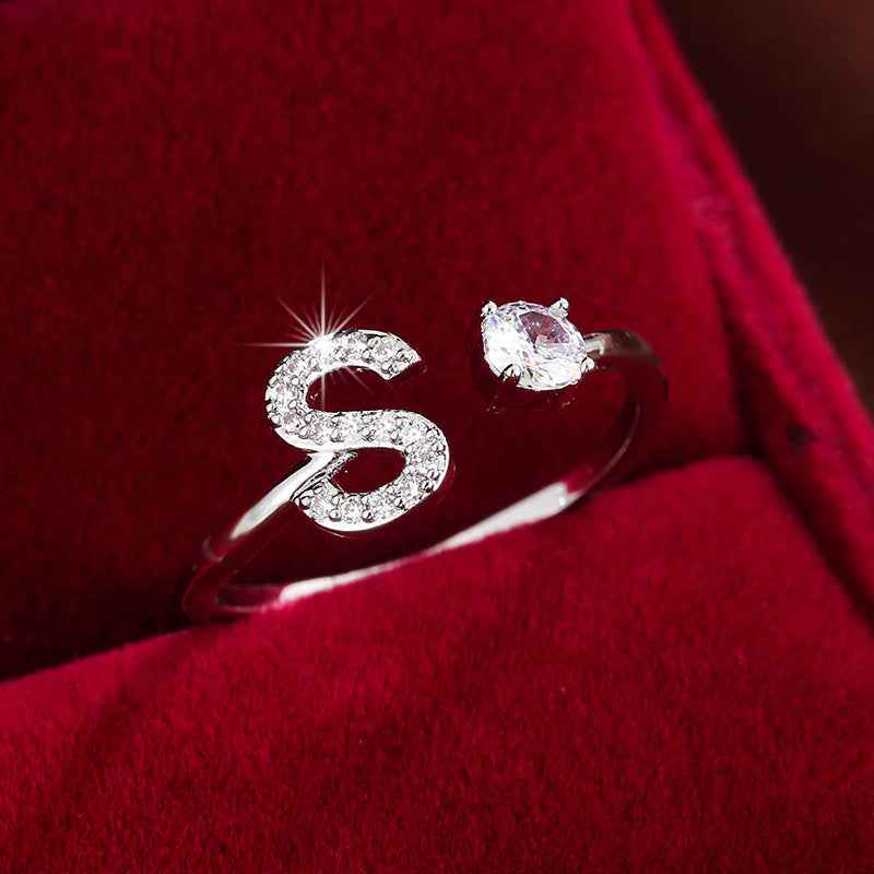 Fashionable 26 English Letters Four-Prong Synthetic Synthetic Zirconia Open Adjustment Ring Ｓ Silvery